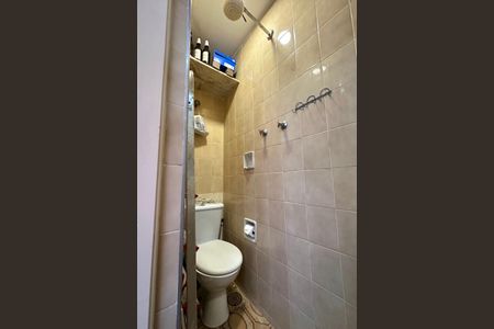 Apartamento à venda com 190m², 4 quartos e 1 vaga Apartamento à venda com 190m², 4 quartos e 1 vagaBanheiro de Serviço