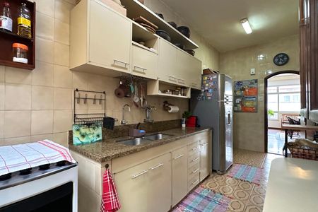 Apartamento à venda com 190m², 4 quartos e 1 vaga Apartamento à venda com 190m², 4 quartos e 1 vagaCozinha 2