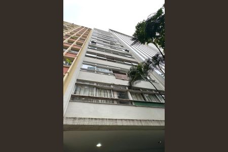 Apartamento à venda com 190m², 4 quartos e 1 vaga Apartamento à venda com 190m², 4 quartos e 1 vagaFachada