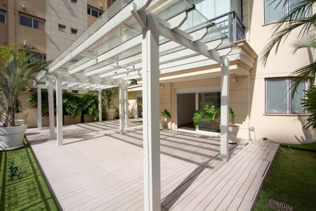 Apartamento à venda com 456m², 4 quartos e 5 vagas Apartamento à venda com 456m², 4 quartos e 5 vagasVaranda