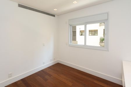 Apartamento à venda com 456m², 4 quartos e 5 vagas Apartamento à venda com 456m², 4 quartos e 5 vagasSuíte 2