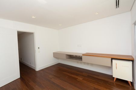 Apartamento à venda com 456m², 4 quartos e 5 vagas Apartamento à venda com 456m², 4 quartos e 5 vagasSala 3