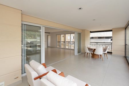 Apartamento à venda com 456m², 4 quartos e 5 vagas Apartamento à venda com 456m², 4 quartos e 5 vagasVaranda da Sala