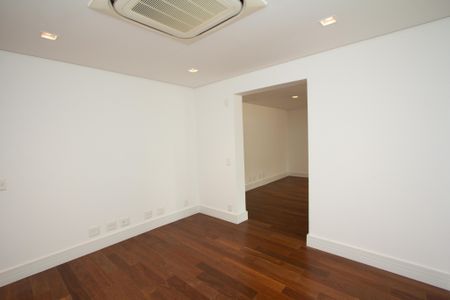 Apartamento à venda com 456m², 4 quartos e 5 vagas Apartamento à venda com 456m², 4 quartos e 5 vagasSala 2