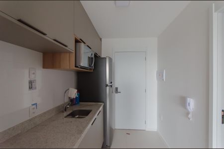Cozinha de apartamento para alugar com 1 quarto, 25m² em Vila Mariana, São Paulo
