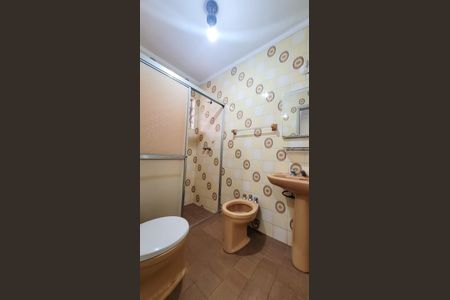 Casa à venda com 350m², 5 quartos e 4 vagasBanheiro da Suíte