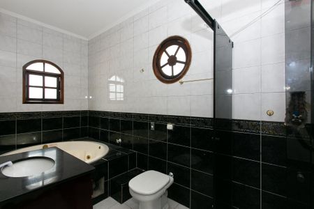 Casa à venda com 150m², 2 quartos e 4 vagasBanheiro da Suíte 2