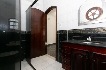 Casa à venda com 150m², 2 quartos e 4 vagasBanheiro da Suíte 2