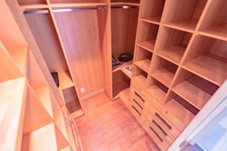 Apartamento para alugar com 250m², 3 quartos e 4 vagasCloset /Suite 2