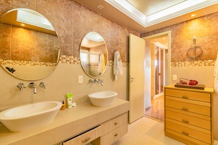 Apartamento para alugar com 250m², 3 quartos e 4 vagasBanheiro/Suite 2