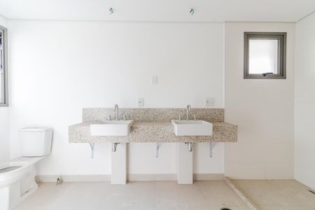 Apartamento à venda com 277m², 4 quartos e 4 vagasBanheiro da Suíte 4