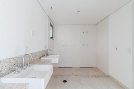 Apartamento à venda com 277m², 4 quartos e 4 vagasBanheiro da Suíte 4