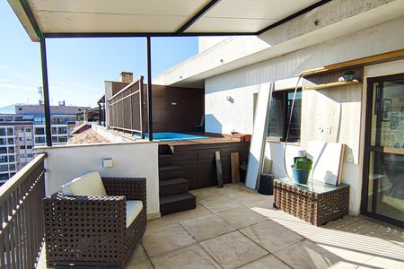 Apartamento à venda com 164m², 3 quartos e 1 vaga Apartamento à venda com 164m², 3 quartos e 1 vagaCobertura