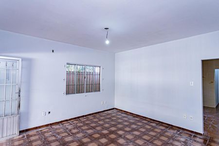 Casa para alugar com 66m², 1 quarto e 2 vagasSala