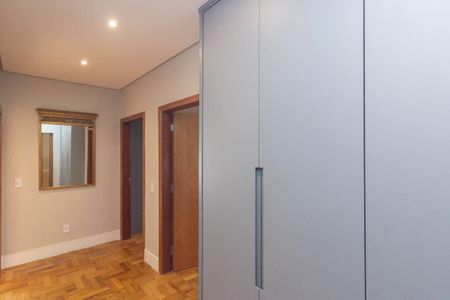 Apartamento à venda com 180m², 3 quartos e 1 vaga Apartamento à venda com 180m², 3 quartos e 1 vagaCorredor