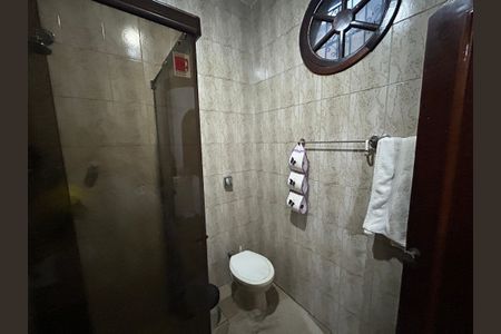 Casa à venda com 300m², 3 quartos e sem vagaBanheiro da Suíte