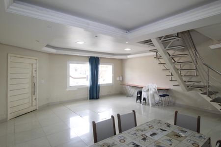 Casa à venda com 450m², 4 quartos e 6 vagasSala