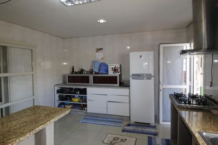 Casa à venda com 450m², 4 quartos e 6 vagasCozinha