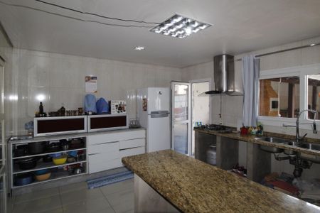 Casa à venda com 450m², 4 quartos e 6 vagasCozinha