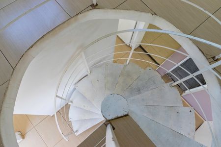 Apartamento para alugar com 90m², 2 quartos e 1 vagaEscada