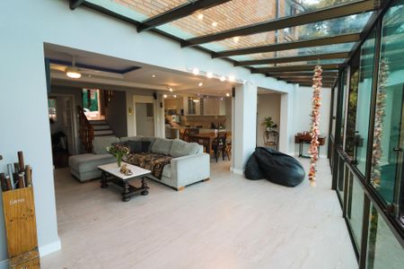 Casa de condomínio à venda com 222m², 3 quartos e 4 vagasSala 1