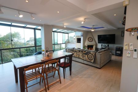 Casa de condomínio à venda com 222m², 3 quartos e 4 vagasSala 1