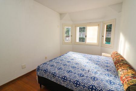 Casa de condomínio à venda com 222m², 3 quartos e 4 vagasQuarto 1