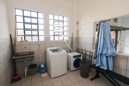 Casa de condomínio à venda com 222m², 3 quartos e 4 vagasÁrea de Serviço