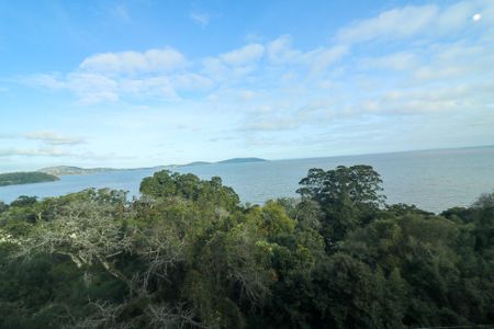 Casa de condomínio à venda com 222m², 3 quartos e 4 vagasVista da sala 2