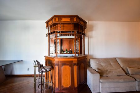 Apartamento à venda com 200m², 4 quartos e 1 vaga Apartamento à venda com 200m², 4 quartos e 1 vagaSala