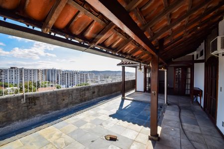 Apartamento à venda com 200m², 4 quartos e 1 vaga Apartamento à venda com 200m², 4 quartos e 1 vagaCobertura