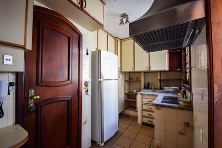 Apartamento à venda com 200m², 4 quartos e 1 vaga Apartamento à venda com 200m², 4 quartos e 1 vagaCozinha