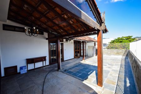 Apartamento à venda com 200m², 4 quartos e 1 vaga Apartamento à venda com 200m², 4 quartos e 1 vagaCobertura