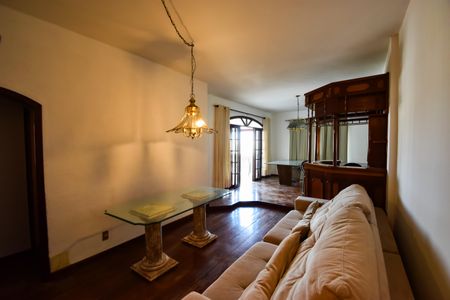 Apartamento à venda com 200m², 4 quartos e 1 vaga Apartamento à venda com 200m², 4 quartos e 1 vagaSala