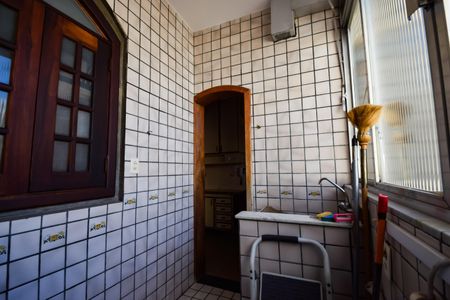 Apartamento à venda com 200m², 4 quartos e 1 vaga Apartamento à venda com 200m², 4 quartos e 1 vagaÁrea de Serviço