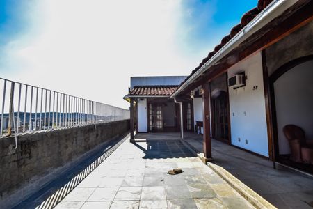 Apartamento à venda com 200m², 4 quartos e 1 vaga Apartamento à venda com 200m², 4 quartos e 1 vagaCobertura