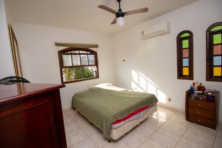 Casa de condomínio à venda com 600m², 4 quartos e 2 vagasQuarto 5