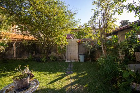 Casa de condomínio à venda com 600m², 4 quartos e 2 vagasQuintal