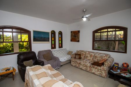 Casa de condomínio à venda com 600m², 4 quartos e 2 vagasSala