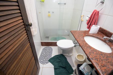 Casa de condomínio à venda com 600m², 4 quartos e 2 vagasBanheiro 2