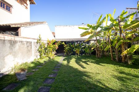 Casa de condomínio à venda com 600m², 4 quartos e 2 vagasQuintal