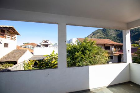 Casa de condomínio à venda com 600m², 4 quartos e 2 vagasVaranda