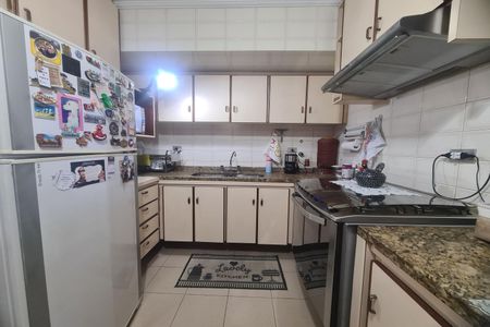Apartamento à venda com 134m², 3 quartos e 3 vagas Apartamento à venda com 134m², 3 quartos e 3 vagasCozinha