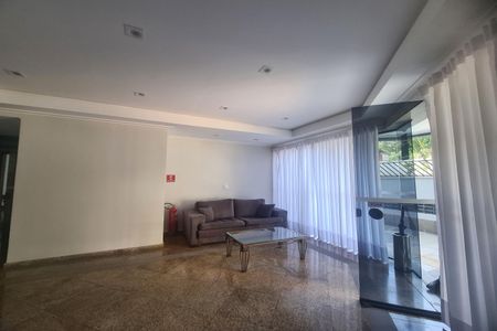 Apartamento à venda com 134m², 3 quartos e 3 vagas Apartamento à venda com 134m², 3 quartos e 3 vagasHall de entrada