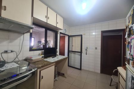 Apartamento à venda com 134m², 3 quartos e 3 vagas Apartamento à venda com 134m², 3 quartos e 3 vagasCozinha