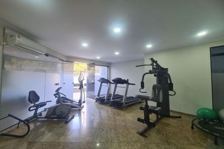 Apartamento à venda com 134m², 3 quartos e 3 vagas Apartamento à venda com 134m², 3 quartos e 3 vagasÁrea comum - Academia