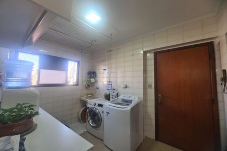 Apartamento à venda com 134m², 3 quartos e 3 vagas Apartamento à venda com 134m², 3 quartos e 3 vagasÁrea de Serviço