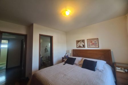 Apartamento à venda com 134m², 3 quartos e 3 vagas Apartamento à venda com 134m², 3 quartos e 3 vagasSuíte