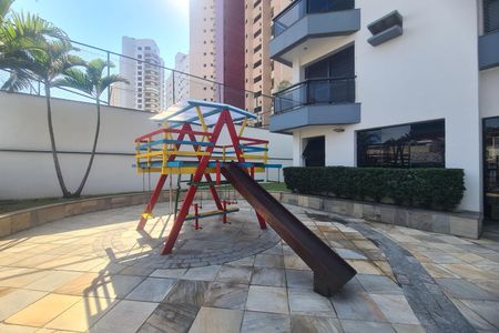 Apartamento à venda com 134m², 3 quartos e 3 vagas Apartamento à venda com 134m², 3 quartos e 3 vagasÁrea comum - Playground