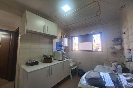Apartamento à venda com 134m², 3 quartos e 3 vagas Apartamento à venda com 134m², 3 quartos e 3 vagasÁrea de Serviço